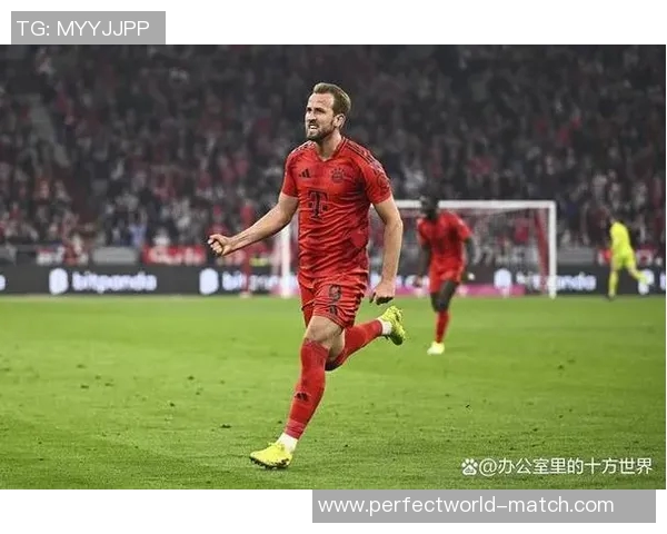 那不勒斯主场大胜拜仁帽子戏法引爆全场激情时刻回顾