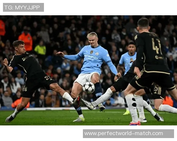 西甲激战：拜仁与曼城互交白卷帽子戏法瞬间点燃全场激情